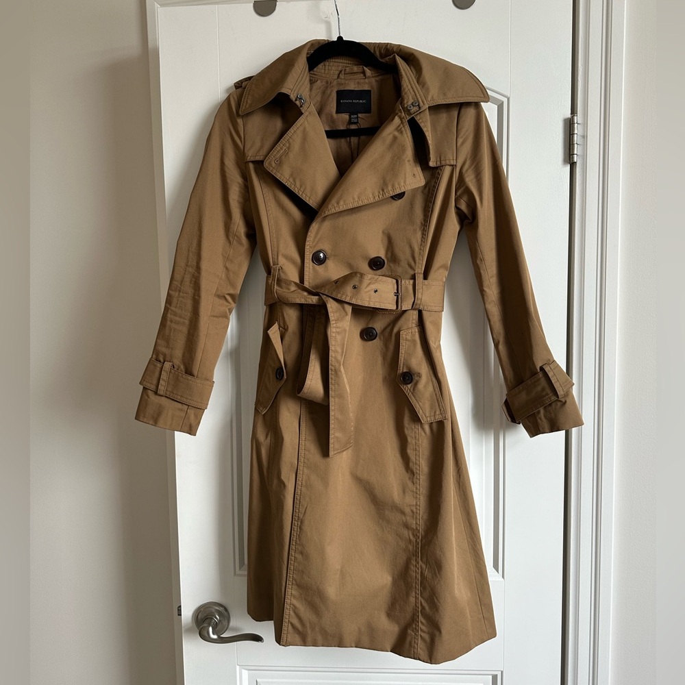 Banana Republic Trench Coat. Size XS.